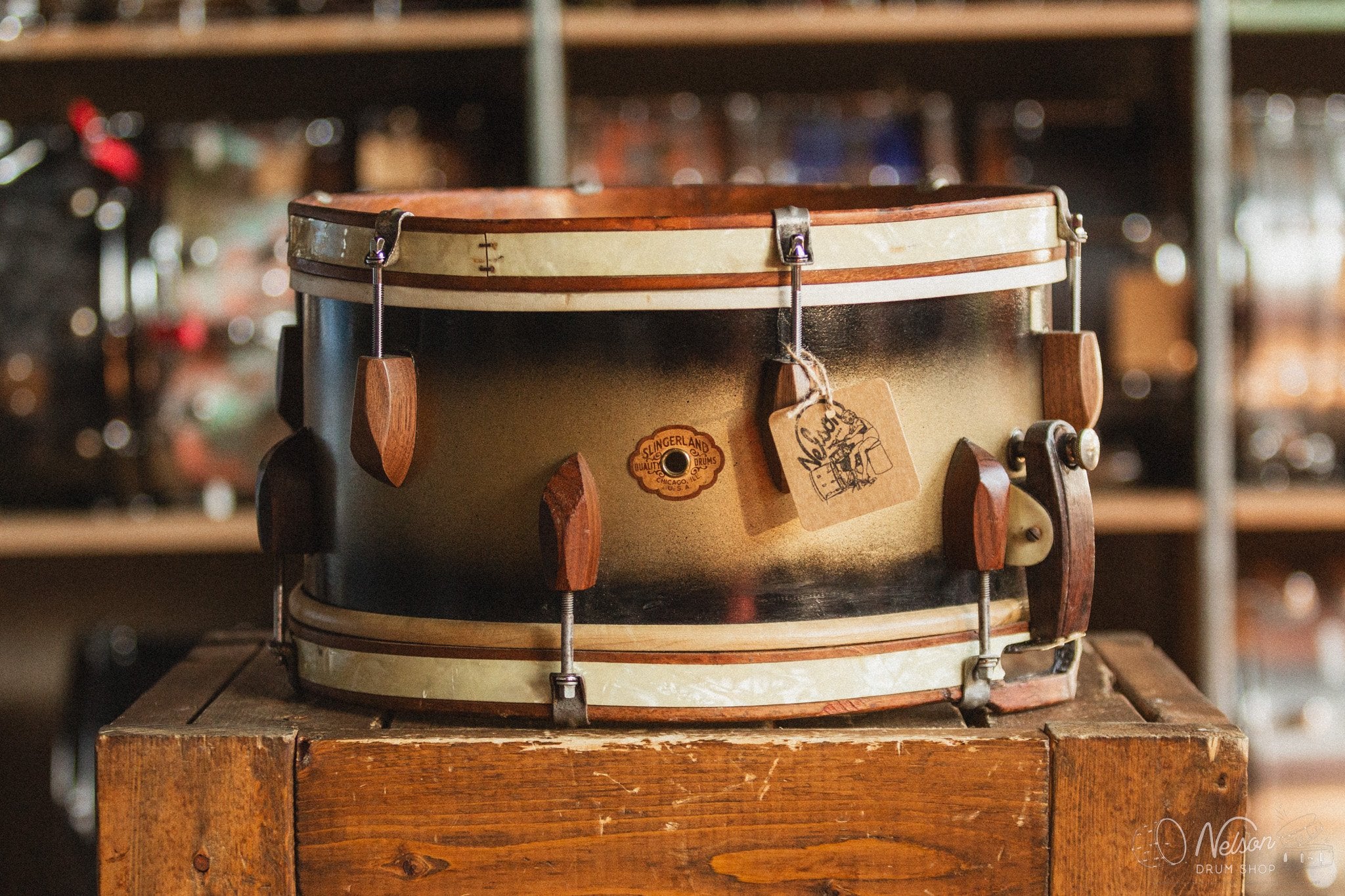 1940s Slingerland Rolling Bomber in Black & Gold - 7x14