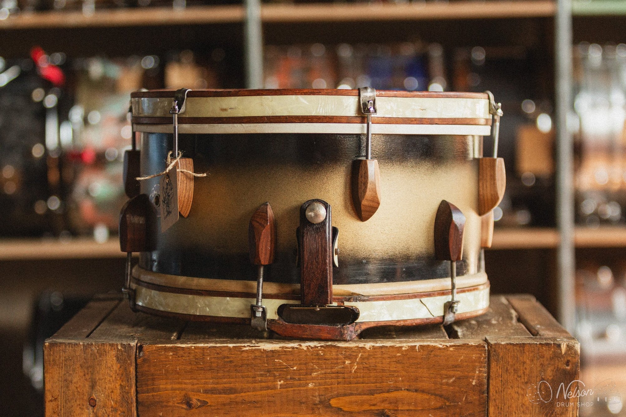 1940s Slingerland Rolling Bomber in Black & Gold - 7x14