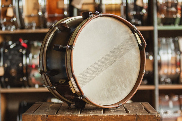 1940s Slingerland Rolling Bomber in Black & Gold - 7x14