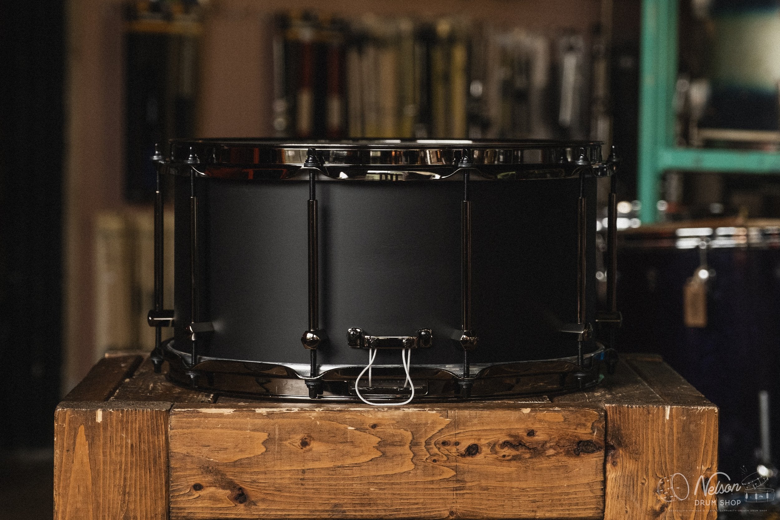 Noble & Cooley Solid Shell Walnut in Black Matte - 7x14